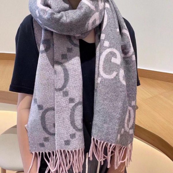 repliche,replica,perfette,siti di,affidabili,migliori siti,dove comprare,1:1,scarpe da ginnastica L’ultima sciarpa in cashmere jacquard double-face sincronizzata ZG di Gucci (2A77X)