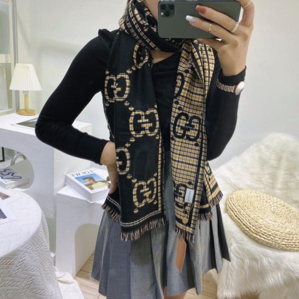 repliche,replica,perfette,siti di,affidabili,migliori siti,dove comprare,1:1,scarpe da ginnastica Scialle reversibile Gucci Double G Jacquard (6FF3Z)