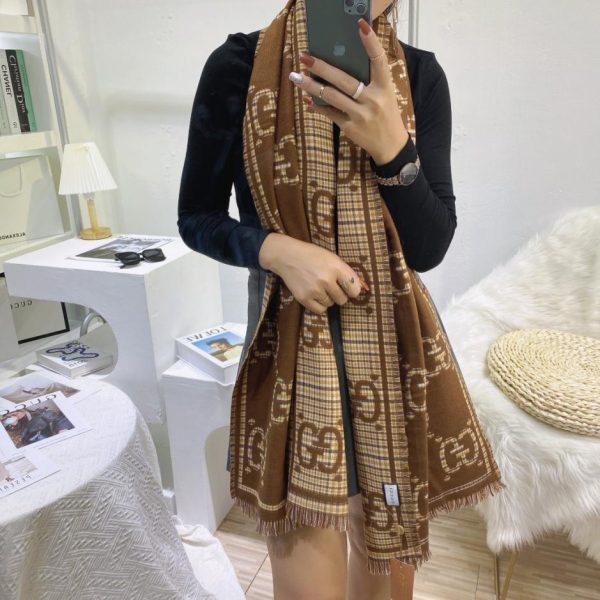 repliche,replica,perfette,siti di,affidabili,migliori siti,dove comprare,1:1,scarpe da ginnastica Scialle reversibile Gucci Double G Jacquard (G992H)