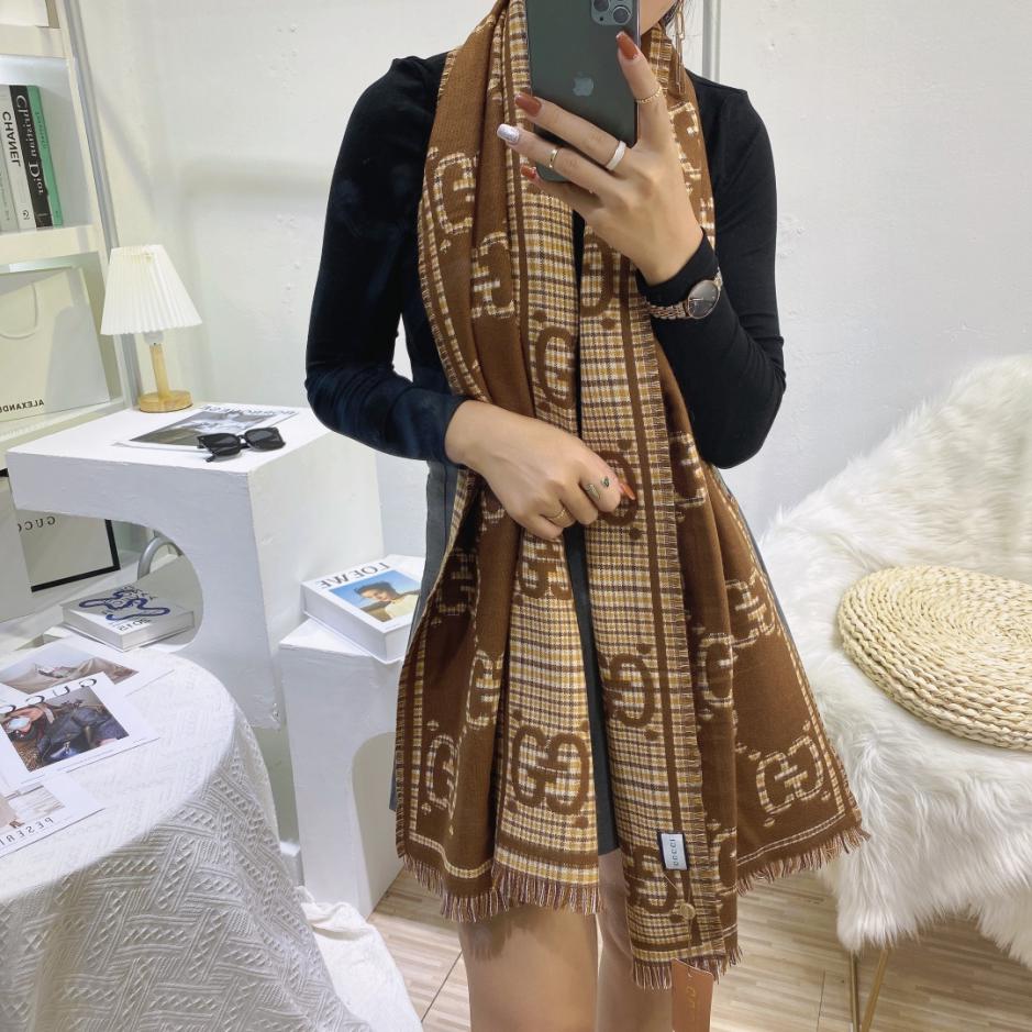 repliche,replica,perfette,siti di,affidabili,migliori siti,dove comprare,1:1,scarpe da ginnastica Scialle reversibile Gucci Double G Jacquard (G992H) repliche,replica,perfette,siti di,affidabili,migliori siti,dove comprare,1:1,scarpe da ginnastica Scialle reversibile Gucci Double G Jacquard (G992H)