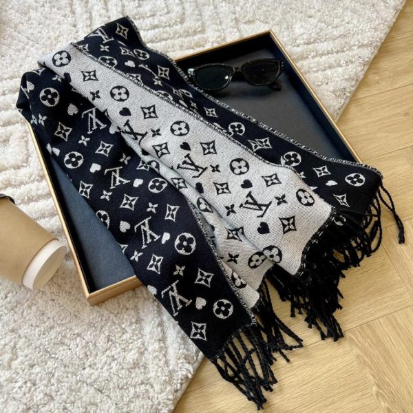 repliche,replica,perfette,siti di,affidabili,migliori siti,dove comprare,1:1,scarpe da ginnastica L’ultima sciarpa Chanel dal sito ufficiale (QWQRQ)