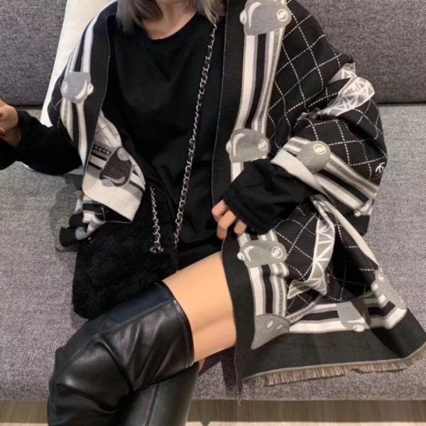 repliche,replica,perfette,siti di,affidabili,migliori siti,dove comprare,1:1,scarpe da ginnastica Sciarpa firmata Chanel Eiffel Tower, novità invernale (5O97S)
