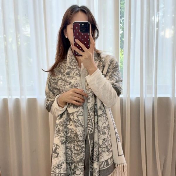 repliche,replica,perfette,siti di,affidabili,migliori siti,dove comprare,1:1,scarpe da ginnastica Sciarpa in cashmere di alta qualità unisex autunno/inverno Chanel (5ZUFW)