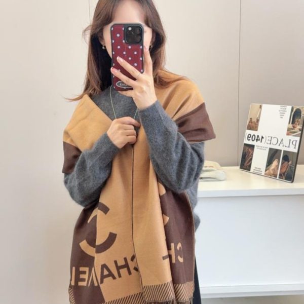 repliche,replica,perfette,siti di,affidabili,migliori siti,dove comprare,1:1,scarpe da ginnastica Sciarpa in cashmere di alta qualità unisex autunno/inverno Chanel (Z3FTH)