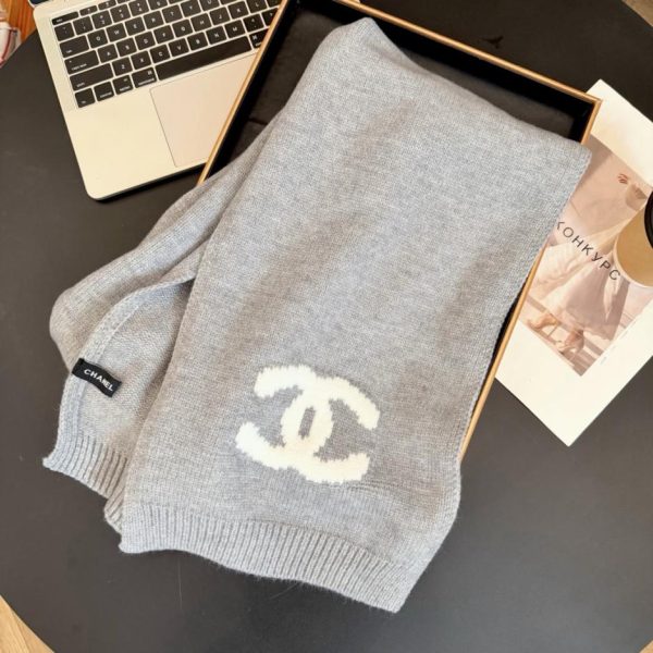 repliche,replica,perfette,siti di,affidabili,migliori siti,dove comprare,1:1,scarpe da ginnastica Sciarpa lunga in maglia di cashmere ricamata Chanel autunno/inverno (4Y34R)