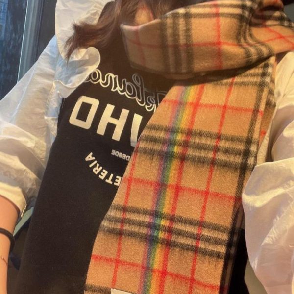 repliche,replica,perfette,siti di,affidabili,migliori siti,dove comprare,1:1,scarpe da ginnastica Sciarpa testurizzata in puro cashmere di qualità premium Burberry (IGHF3)