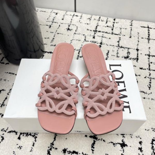repliche,replica,perfette,siti di,affidabili,migliori siti,dove comprare,1:1,scarpe da ginnastica I nuovi sandali traforati in edizione limitata estiva di LOEWE, impreziositi da migliaia di diamanti, emanano un’aura di lusso (VC4XZ).