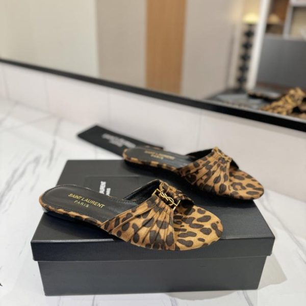 repliche,replica,perfette,siti di,affidabili,migliori siti,dove comprare,1:1,scarpe da ginnastica Novità estiva YSL “SAINT LAURENT”: eleganti e raffinate pantofole con punta in metallo (MQUDU)