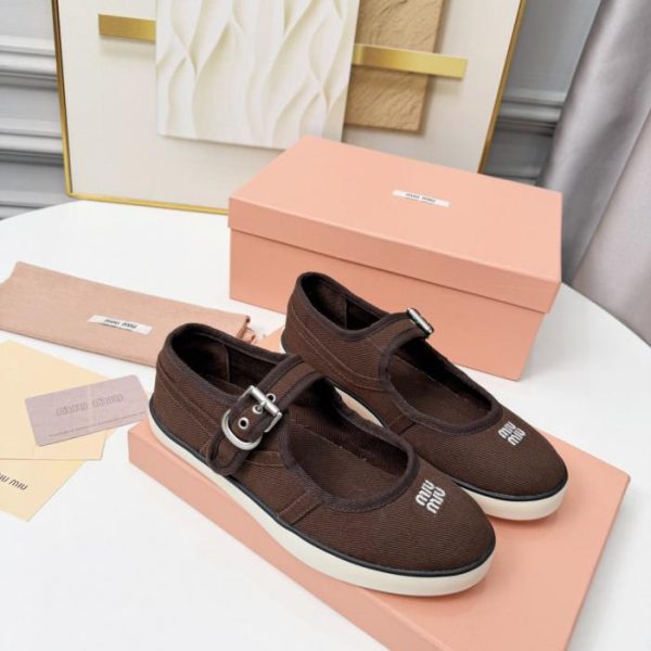 Le ultime scarpe casual in tela di MIUMIU (O3X3J)