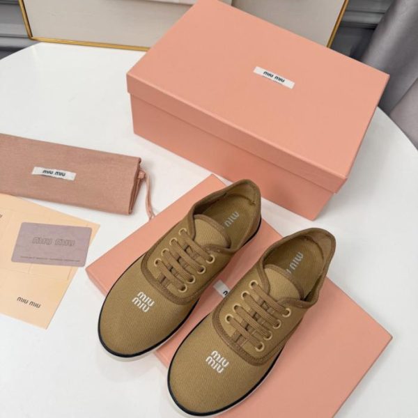 repliche,replica,perfette,siti di,affidabili,migliori siti,dove comprare,1:1,scarpe da ginnastica Le ultime scarpe casual in tela di MIUMIU (T1J36)