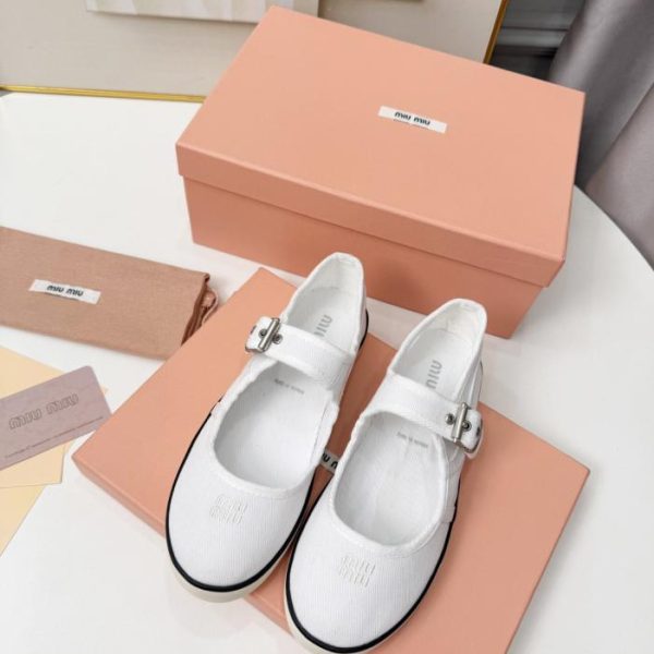 repliche,replica,perfette,siti di,affidabili,migliori siti,dove comprare,1:1,scarpe da ginnastica Le ultime scarpe casual in tela di MIUMIU (UA340)
