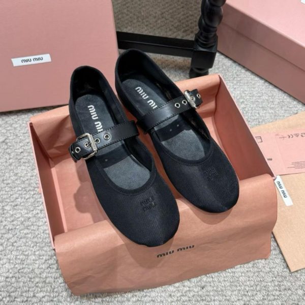 repliche,replica,perfette,siti di,affidabili,migliori siti,dove comprare,1:1,scarpe da ginnastica Novità di inizio primavera di MiuMiu: scarpette da ballo Mary Jane in mesh. (EVJSY)