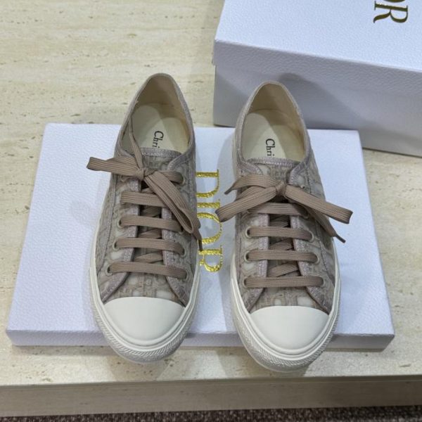 repliche,replica,perfette,siti di,affidabili,migliori siti,dove comprare,1:1,scarpe da ginnastica La nuova collezione Walkn di Dior per la primavera, con nuovi colori per le scarpe da skateboard casual basse e stringate da coppia (AJJ43).