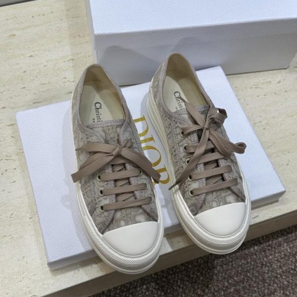 repliche,replica,perfette,siti di,affidabili,migliori siti,dove comprare,1:1,scarpe da ginnastica La nuova collezione Walkn di Dior per la primavera, con nuovi colori e scarpe da skate casual basse con lacci per coppie (OR4EQ).