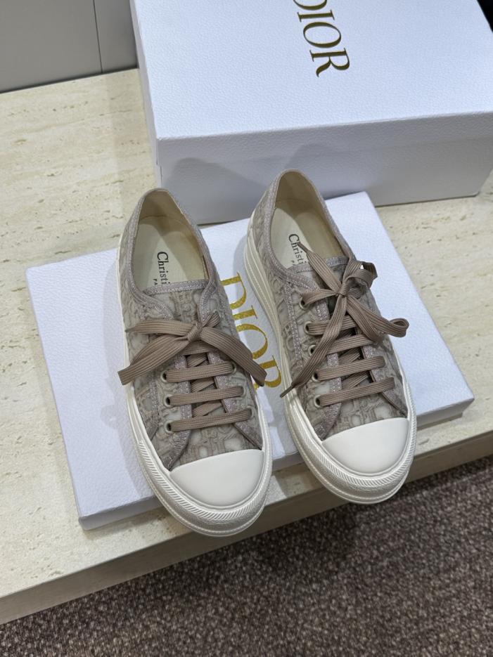 repliche,replica,perfette,siti di,affidabili,migliori siti,dove comprare,1:1,scarpe da ginnastica La nuova collezione Walkn di Dior per la primavera, con nuovi colori e scarpe da skate casual basse con lacci per coppie (OR4EQ). repliche,replica,perfette,siti di,affidabili,migliori siti,dove comprare,1:1,scarpe da ginnastica La nuova collezione Walkn di Dior per la primavera, con nuovi colori e scarpe da skate casual basse con lacci per coppie (OR4EQ).