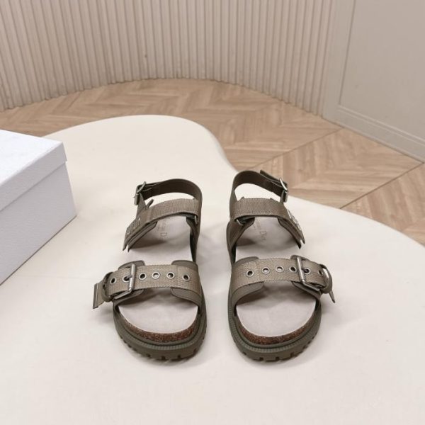 repliche,replica,perfette,siti di,affidabili,migliori siti,dove comprare,1:1,scarpe da ginnastica Versione classica e rivisitata dell’ultima collezione di sandali/pantofole con chiusura a strappo di Dior (Q319J)