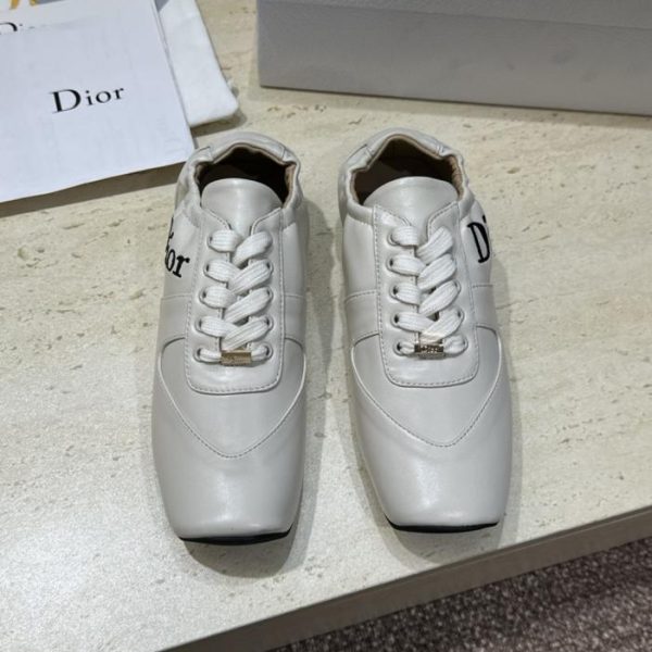 repliche,replica,perfette,siti di,affidabili,migliori siti,dove comprare,1:1,scarpe da ginnastica Le nuove scarpe casual da donna stringate Coeur di Dior, presentate in passerella all’inizio della primavera (DIHDK)