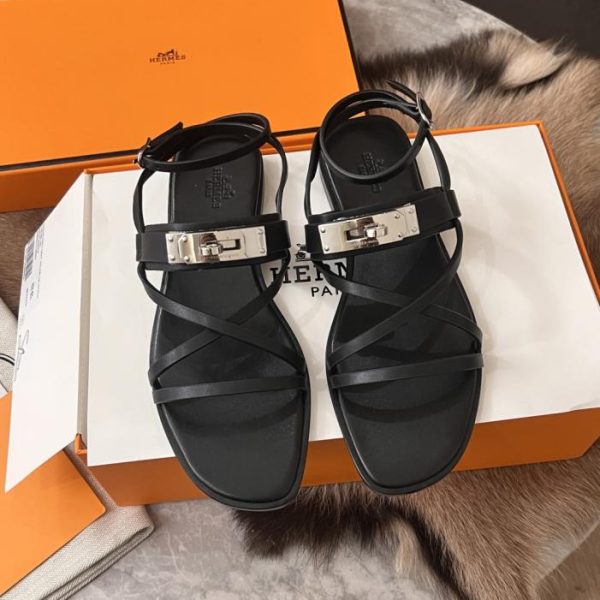 repliche,replica,perfette,siti di,affidabili,migliori siti,dove comprare,1:1,scarpe da ginnastica Collezione di sandali Hermes June: Sandali romani con fibbia Kelly in pelle di vitello (H6M9Z)