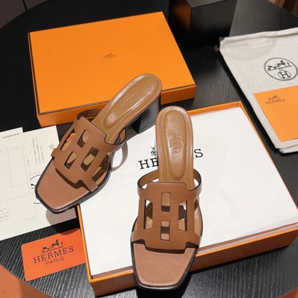 repliche,replica,perfette,siti di,affidabili,migliori siti,dove comprare,1:1,scarpe da ginnastica Ciabatte Hermes con tacco grosso e lavorazione traforata a forma di H (3UG7M)