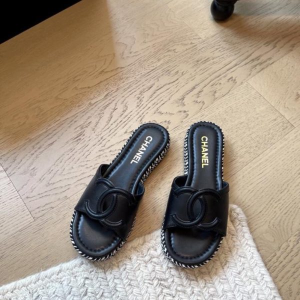 repliche,replica,perfette,siti di,affidabili,migliori siti,dove comprare,1:1,scarpe da ginnastica I nuovi sandali con plateau intrecciati di Chanel, versione top di gamma (64D2B)