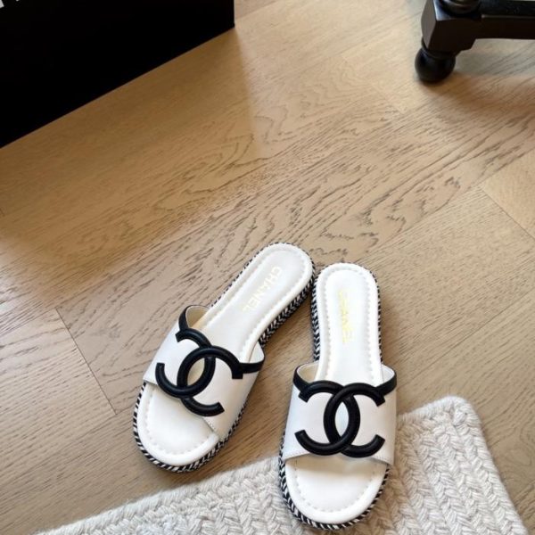 repliche,replica,perfette,siti di,affidabili,migliori siti,dove comprare,1:1,scarpe da ginnastica I nuovi sandali con plateau intrecciati di Chanel, versione top di gamma (UQRMR)