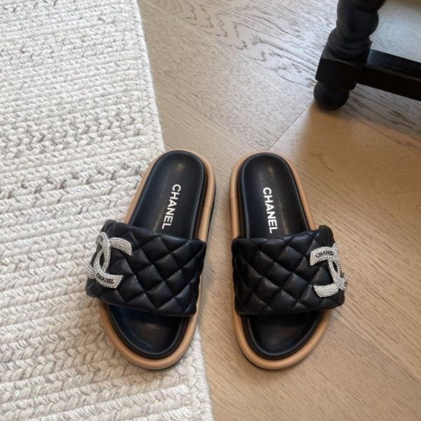 repliche,replica,perfette,siti di,affidabili,migliori siti,dove comprare,1:1,scarpe da ginnastica I nuovi sandali con plateau e chiusura in velcro di Chanel, versione top di gamma (DMQYV)