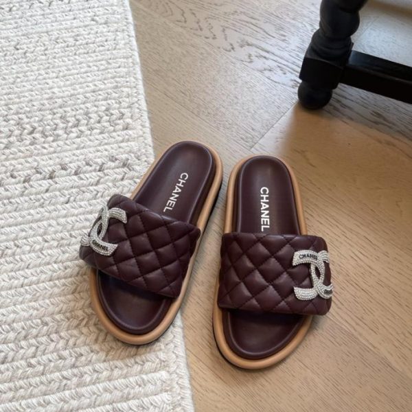 repliche,replica,perfette,siti di,affidabili,migliori siti,dove comprare,1:1,scarpe da ginnastica I nuovi sandali con plateau e chiusura in velcro di Chanel, versione top di gamma (ZZG5D)