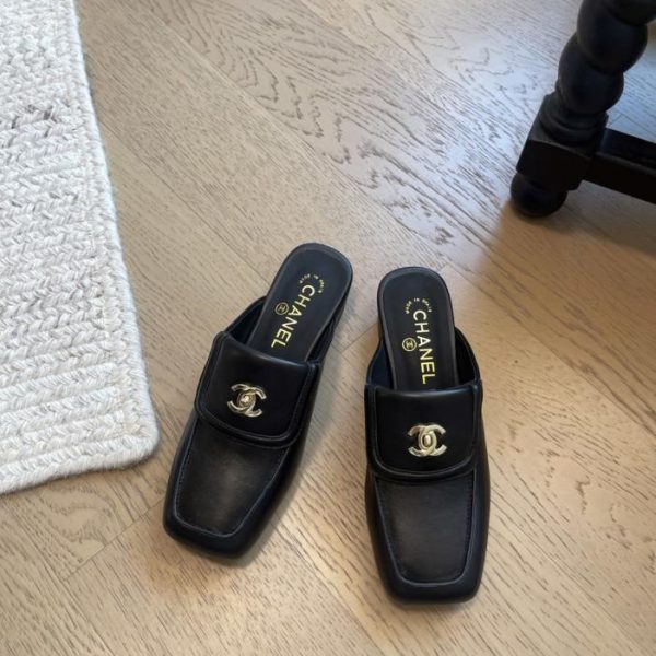 repliche,replica,perfette,siti di,affidabili,migliori siti,dove comprare,1:1,scarpe da ginnastica Nuovo zaino Chanel con fibbia, modello a mezza pantofola con suola spessa, versione premium (8JYF6)
