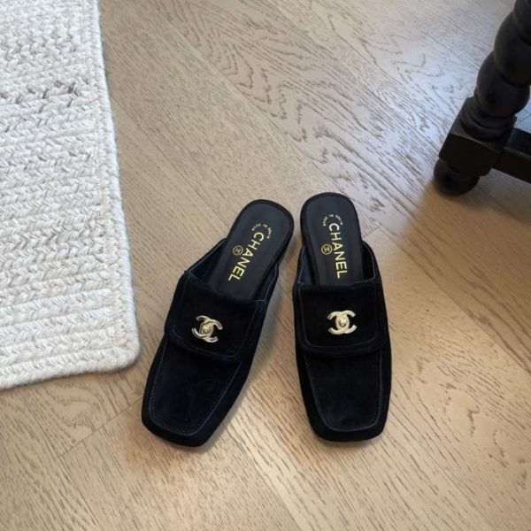 repliche,replica,perfette,siti di,affidabili,migliori siti,dove comprare,1:1,scarpe da ginnastica Nuovo zaino Chanel con fibbia, suola spessa, design a mezza pantofola, versione top di gamma (FC3KN)