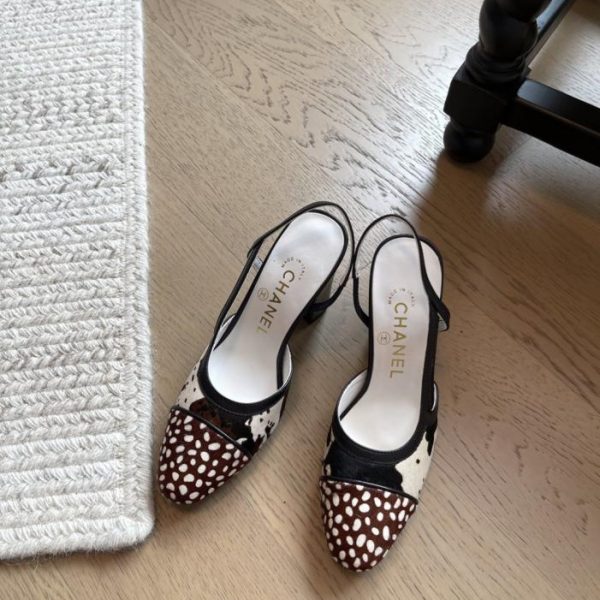 repliche,replica,perfette,siti di,affidabili,migliori siti,dove comprare,1:1,scarpe da ginnastica Le nuove ballerine con tallone scoperto in cavallino di Chanel, versione top di gamma (WAFFX)