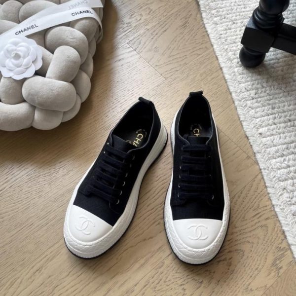 repliche,replica,perfette,siti di,affidabili,migliori siti,dove comprare,1:1,scarpe da ginnastica Le nuove sneakers con plateau di Chanel, versione top di gamma (RT2BA)