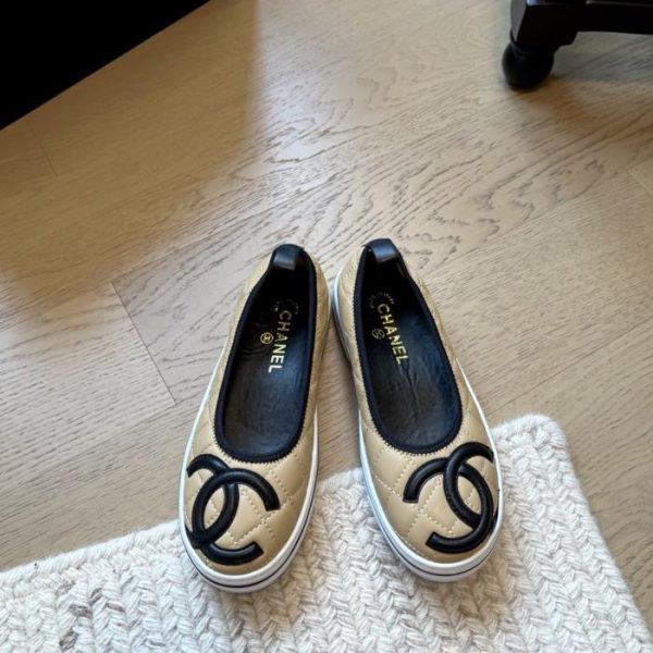 repliche,replica,perfette,siti di,affidabili,migliori siti,dove comprare,1:1,scarpe da ginnastica Le nuove scarpe slip-on Cambon di Chanel (F7TWZ)