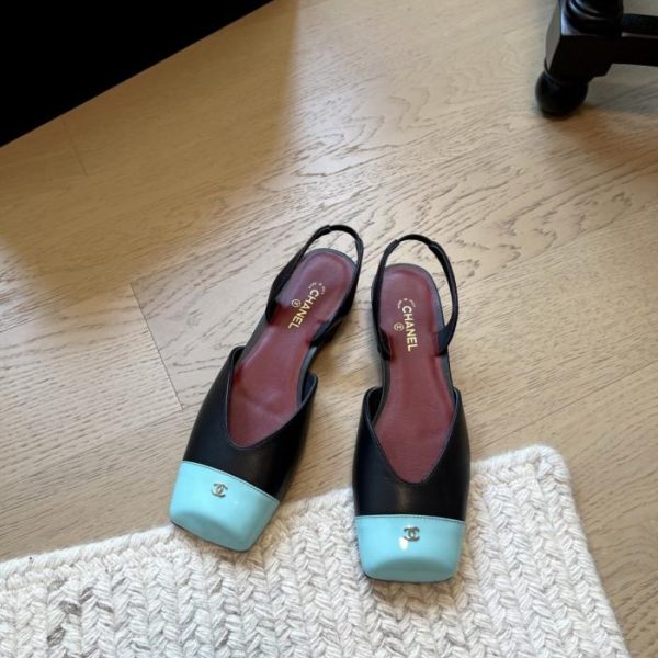 repliche,replica,perfette,siti di,affidabili,migliori siti,dove comprare,1:1,scarpe da ginnastica Le nuove ballerine a punta quadrata di Chanel (1D2BF)