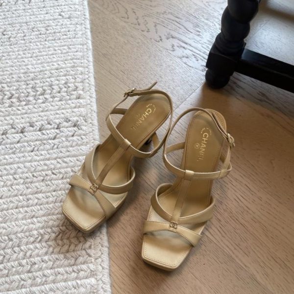 repliche,replica,perfette,siti di,affidabili,migliori siti,dove comprare,1:1,scarpe da ginnastica Sandali con plateau Chanel, modello top di gamma (KNS9N)
