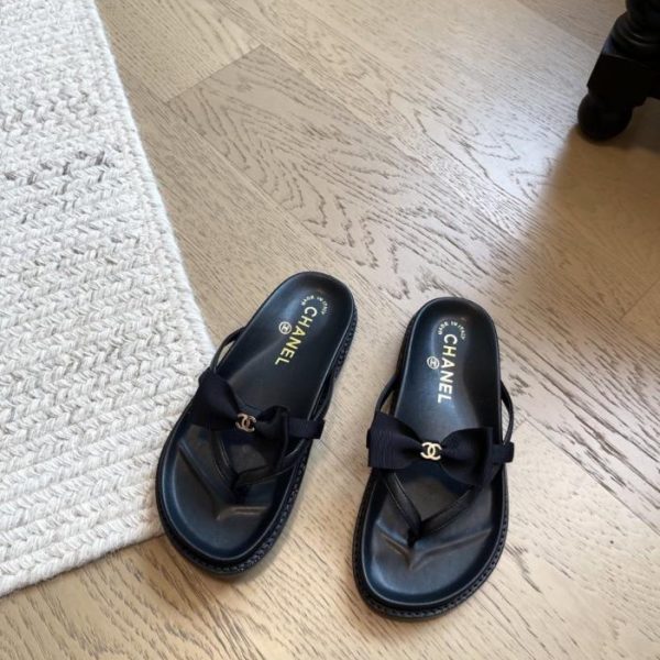 repliche,replica,perfette,siti di,affidabili,migliori siti,dove comprare,1:1,scarpe da ginnastica Le nuove infradito a farfalla di Chanel per la primavera inoltrata, versione top di gamma (CGEQX)