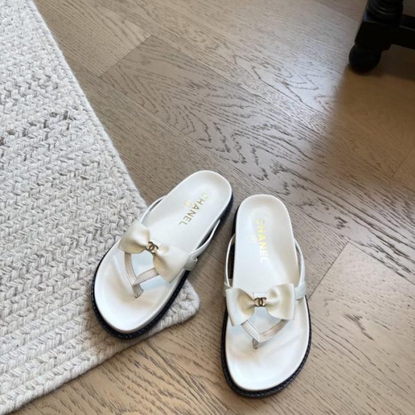 repliche,replica,perfette,siti di,affidabili,migliori siti,dove comprare,1:1,scarpe da ginnastica Le nuove infradito a farfalla di Chanel per la primavera inoltrata, versione top di gamma (I4Y2S)
