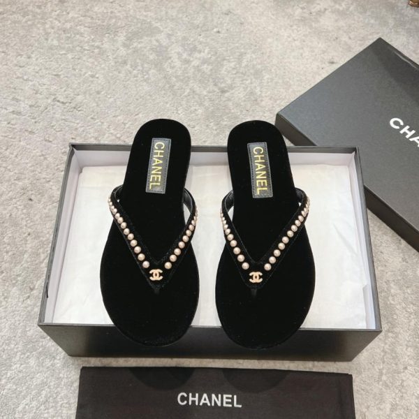 repliche,replica,perfette,siti di,affidabili,migliori siti,dove comprare,1:1,scarpe da ginnastica Nuove infradito in velluto CHANEL (C67VR)