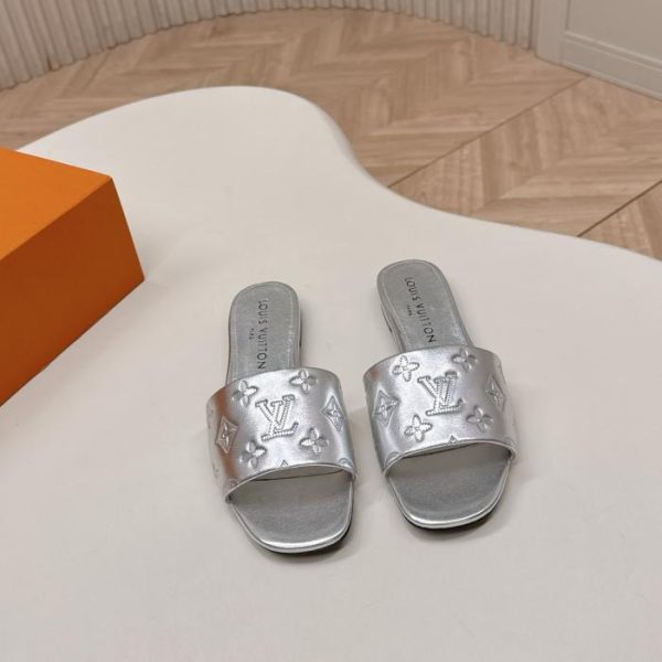 repliche,replica,perfette,siti di,affidabili,migliori siti,dove comprare,1:1,scarpe da ginnastica Sandali con tacco alto in pelle goffrata, nuova collezione Primavera/Estate LV (OUFE6)