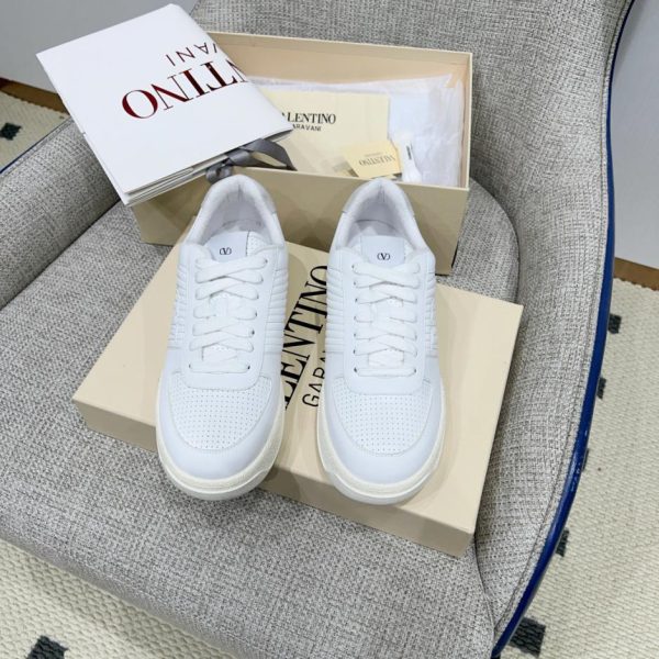 repliche,replica,perfette,siti di,affidabili,migliori siti,dove comprare,1:1,scarpe da ginnastica Collezione di sneakers da coppia Valentino OneStud, l’ultima sneaker da coppia di Valentino (AAT67)