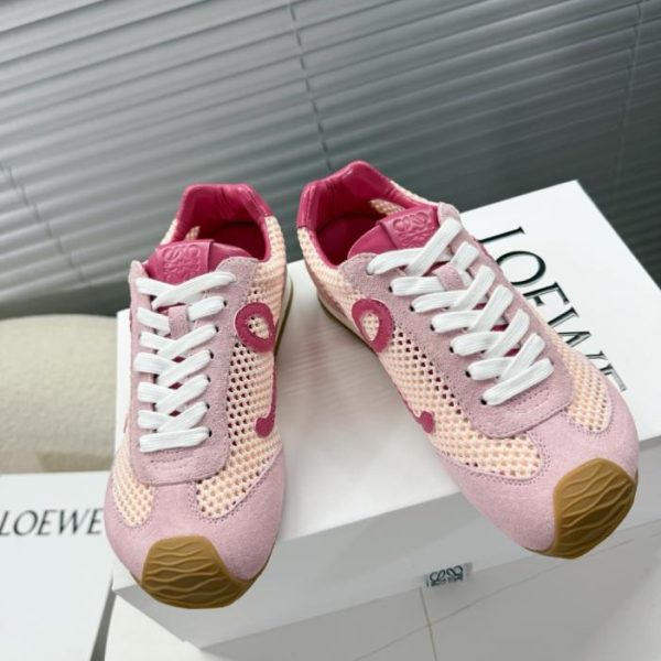 repliche,replica,perfette,siti di,affidabili,migliori siti,dove comprare,1:1,scarpe da ginnastica La collezione per coppie di Loewe comprende scarpe Cortez, scarpe da ginnastica tedesche e sneakers (2GCA9).