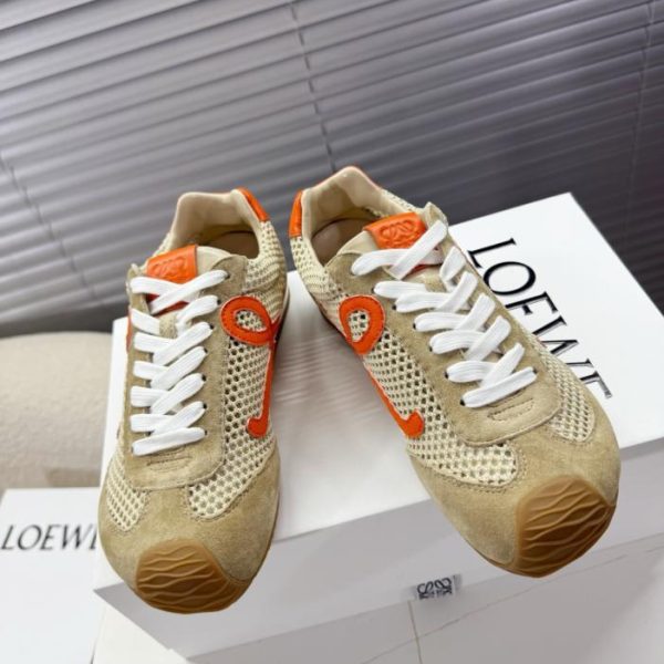 repliche,replica,perfette,siti di,affidabili,migliori siti,dove comprare,1:1,scarpe da ginnastica La collezione per coppie di Loewe comprende le scarpe Cortez, le scarpe da ginnastica tedesche e le sneakers M0W11.