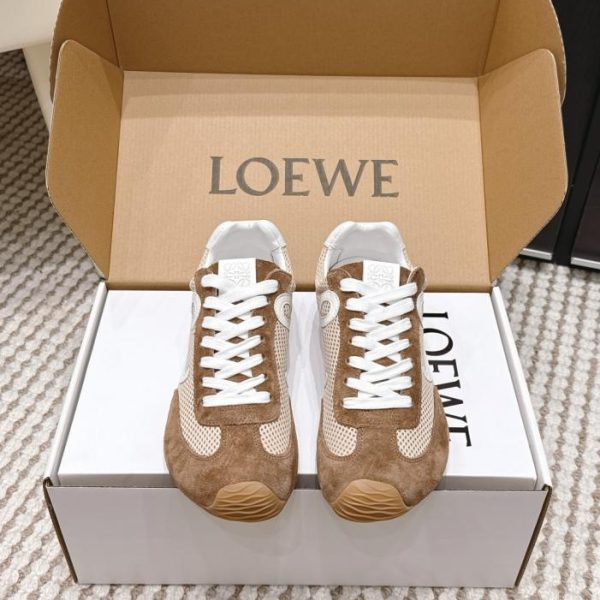 repliche,replica,perfette,siti di,affidabili,migliori siti,dove comprare,1:1,scarpe da ginnastica Le nuove sneakers oversize Ballet Runner 2.0 di Loewe (6AO2W)