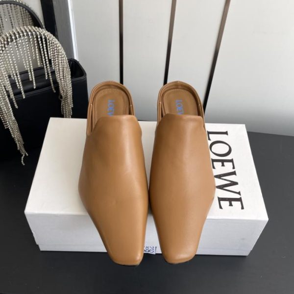 repliche,replica,perfette,siti di,affidabili,migliori siti,dove comprare,1:1,scarpe da ginnastica LOEWE Novità 2020: Mules con tacco alto in pelle di vitello stile retrò (QHGJ0)