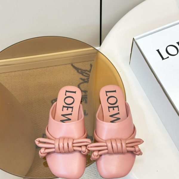 repliche,replica,perfette,siti di,affidabili,migliori siti,dove comprare,1:1,scarpe da ginnastica Pantofole casual intrecciate Birkenstock con fiocco di LOEWE; pantofole chiuse a punta in pelle bovina di LOEWE (WFVGQ).