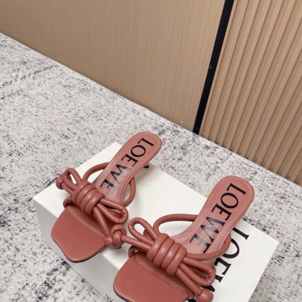 repliche,replica,perfette,siti di,affidabili,migliori siti,dove comprare,1:1,scarpe da ginnastica I nuovi sandali da spiaggia con tacco basso in stile retrò di LOEWE (ETWRS)