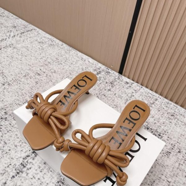 repliche,replica,perfette,siti di,affidabili,migliori siti,dove comprare,1:1,scarpe da ginnastica I nuovi sandali da spiaggia con tacco basso in stile retrò di LOEWE (FURV1)