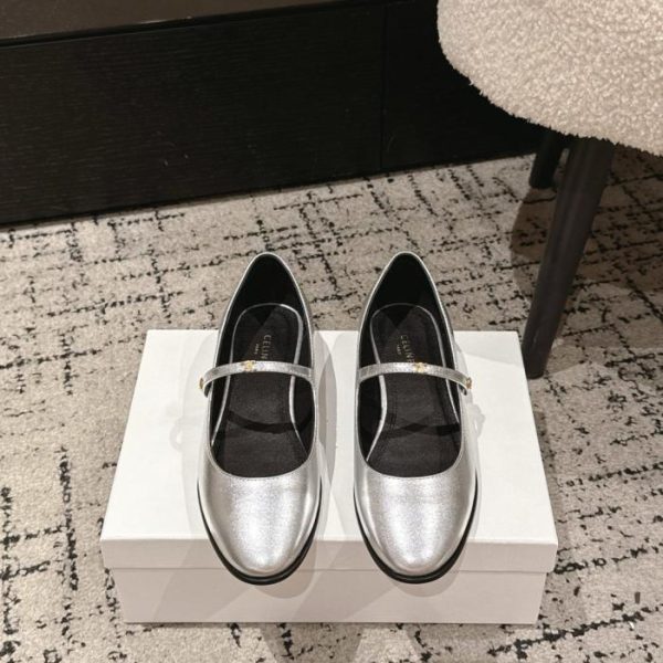 repliche,replica,perfette,siti di,affidabili,migliori siti,dove comprare,1:1,scarpe da ginnastica Nuove scarpe Mary Jane con logo Arco di Trionfo e cinturino singolo di Celine (YB2FD)