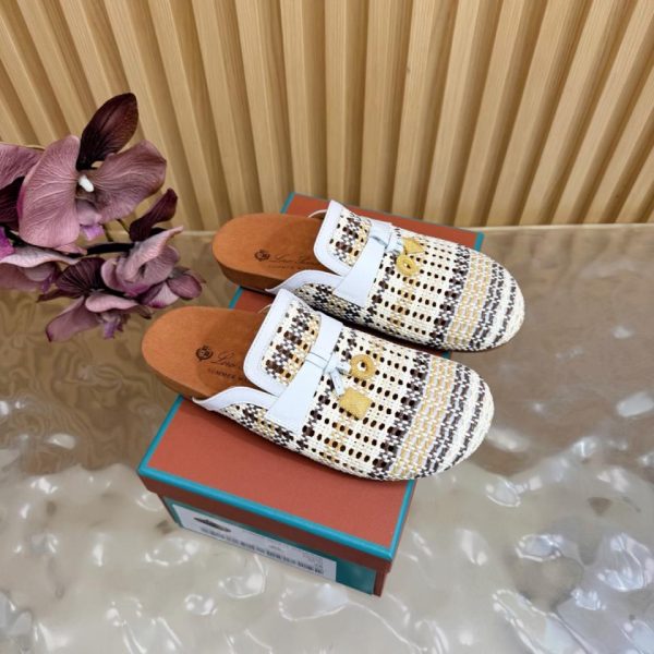 repliche,replica,perfette,siti di,affidabili,migliori siti,dove comprare,1:1,scarpe da ginnastica Le splendide ballerine Birkenstock intrecciate in stile retrò di Loro Piana per la primavera/estate (S6AG6) sono un modello minimalista perfetto per le coppie.