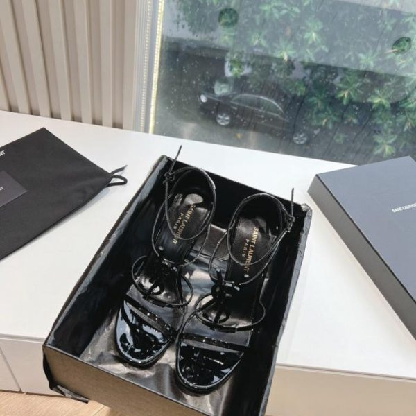 repliche,replica,perfette,siti di,affidabili,migliori siti,dove comprare,1:1,scarpe da ginnastica Sandali classici di Saint Laurent con fibbia in metallo e logo (H1DYR)