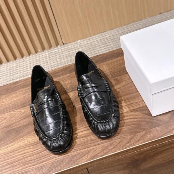 repliche,replica,perfette,siti di,affidabili,migliori siti,dove comprare,1:1,scarpe da ginnastica Saint Laurent LE LOAFER Nuovo arrivo: mocassini YSL con piccolo logo, punta tonda e pieghe (taglia 30RWQ)